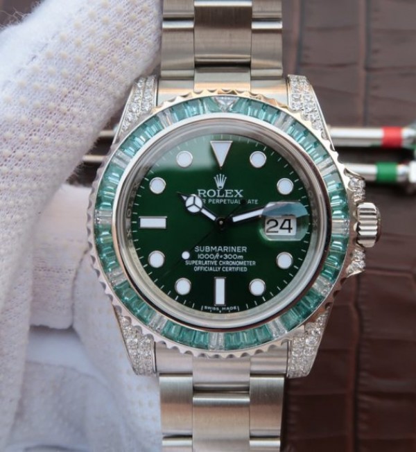 Rolex Submariner 116610 LV Full Paved Diamonds Bezel Noob A2836