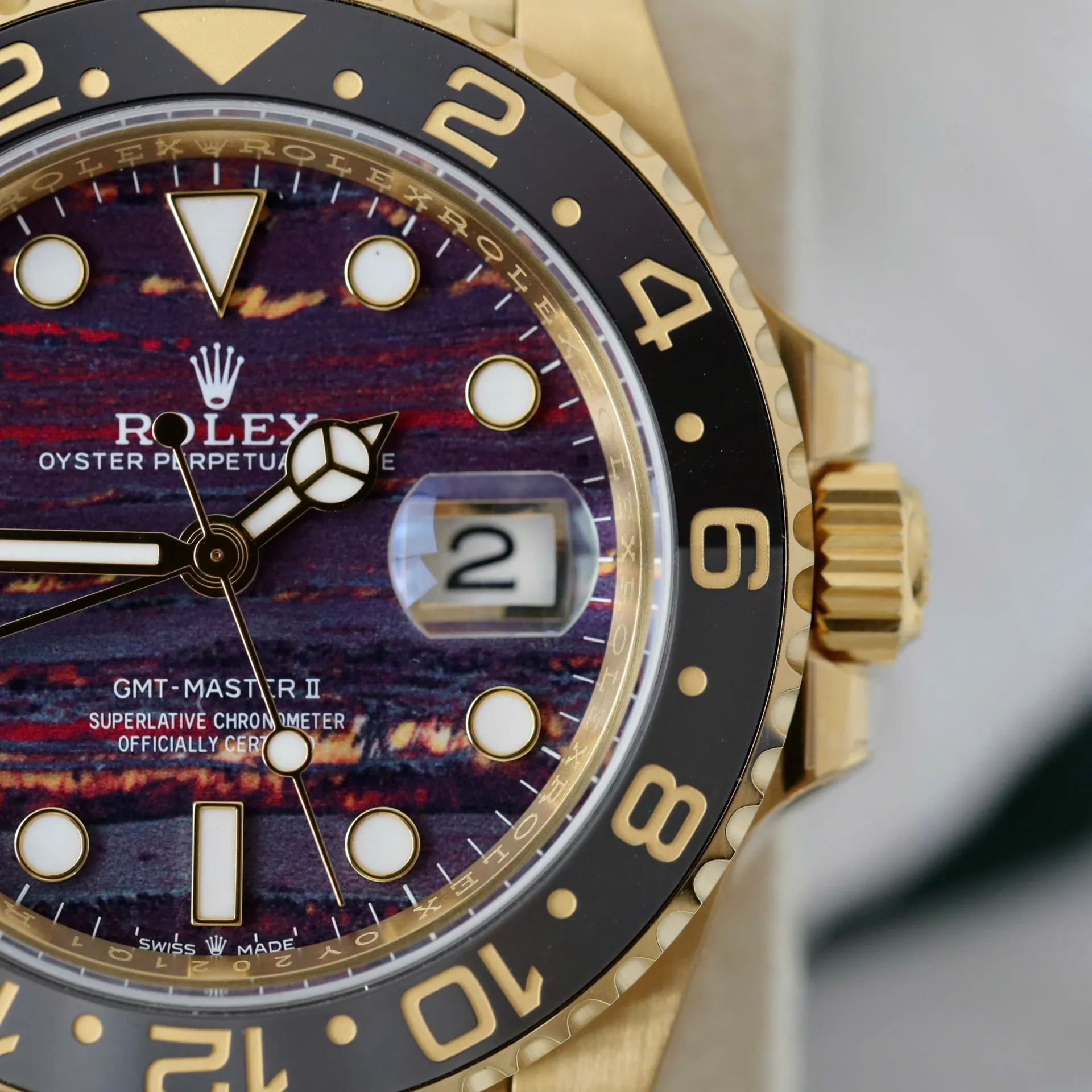 Superclone Rolex GMT-Master II 40 mm 126718GRNR Tiger Iron Dial - gallery