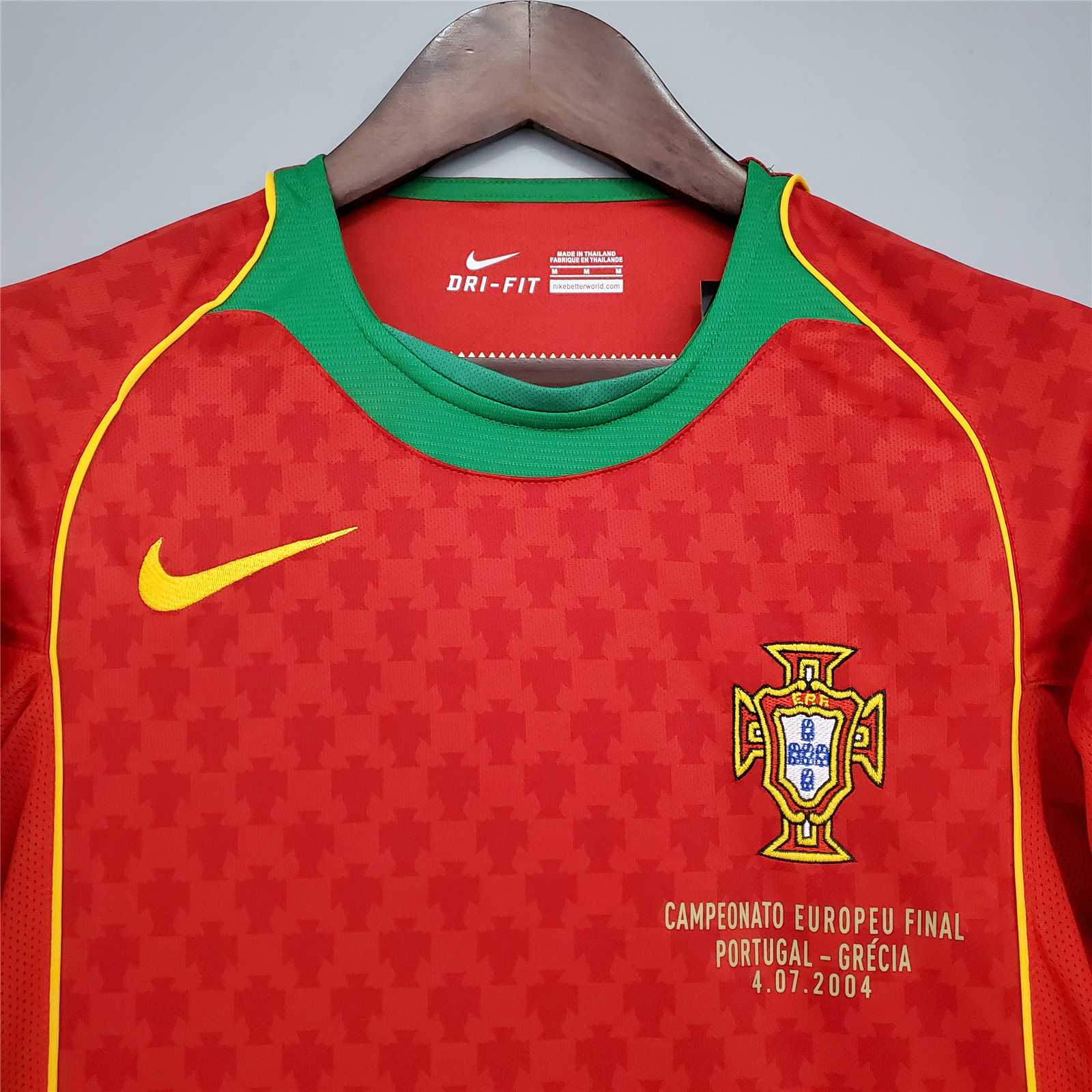 2004 Portugal C.Ronaldo #17 Euro Cup Home Retro Jersey - view 9