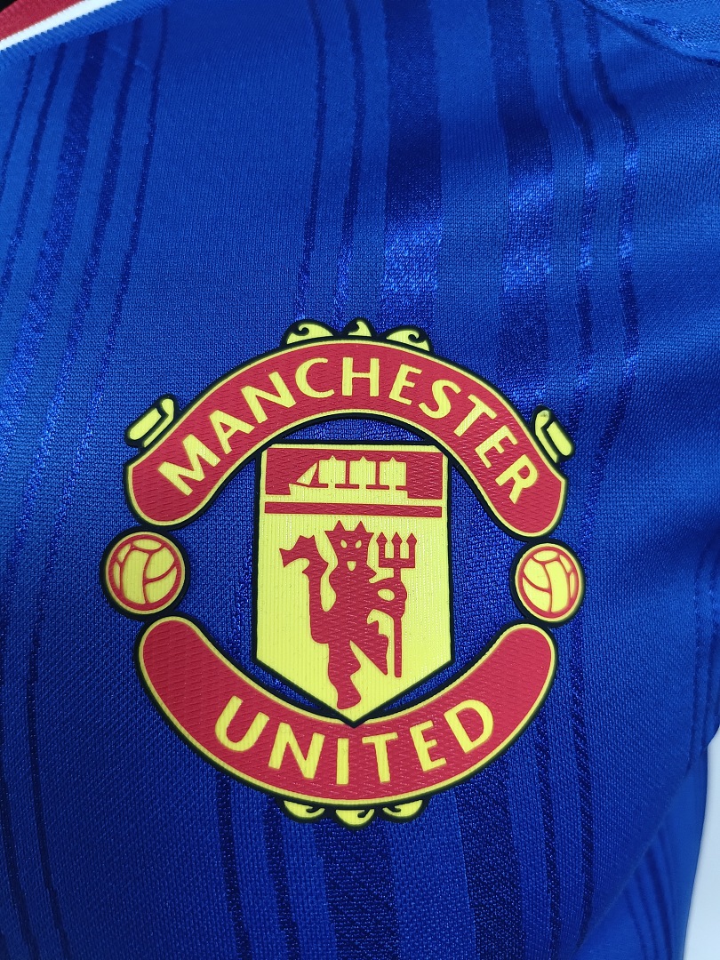 26-27 Manchester United Away Jersey - view 5