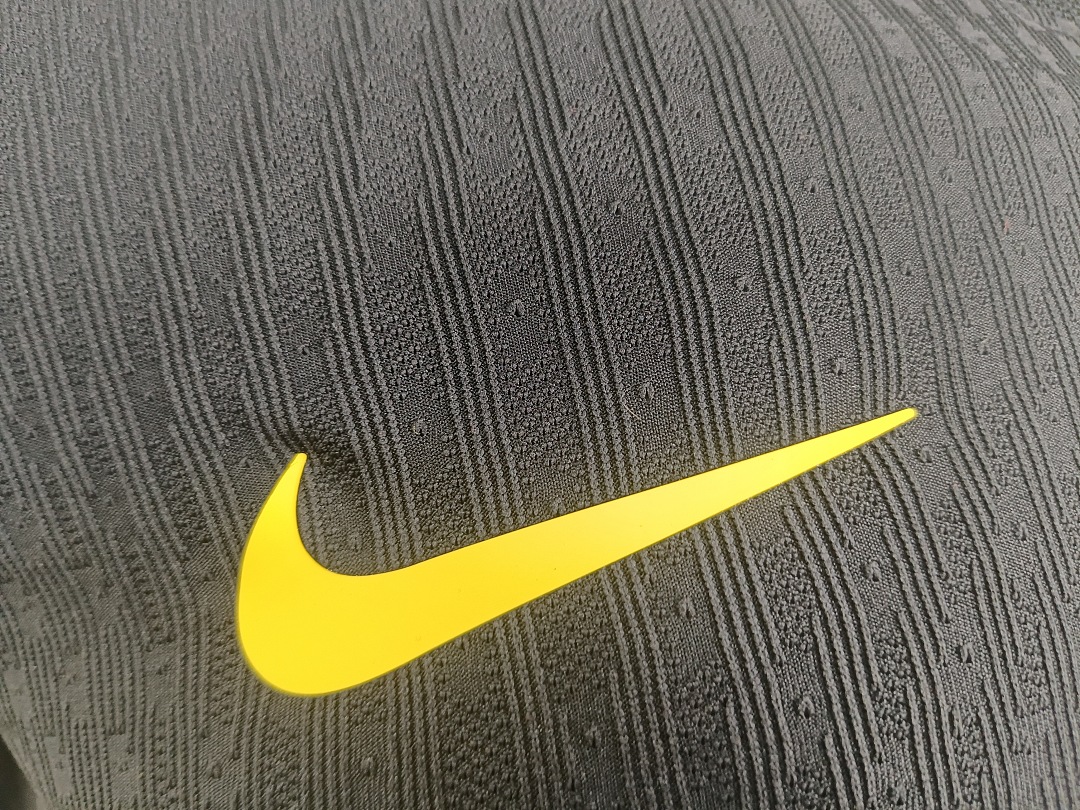 -27 Chelsea Away Jersey - view 6