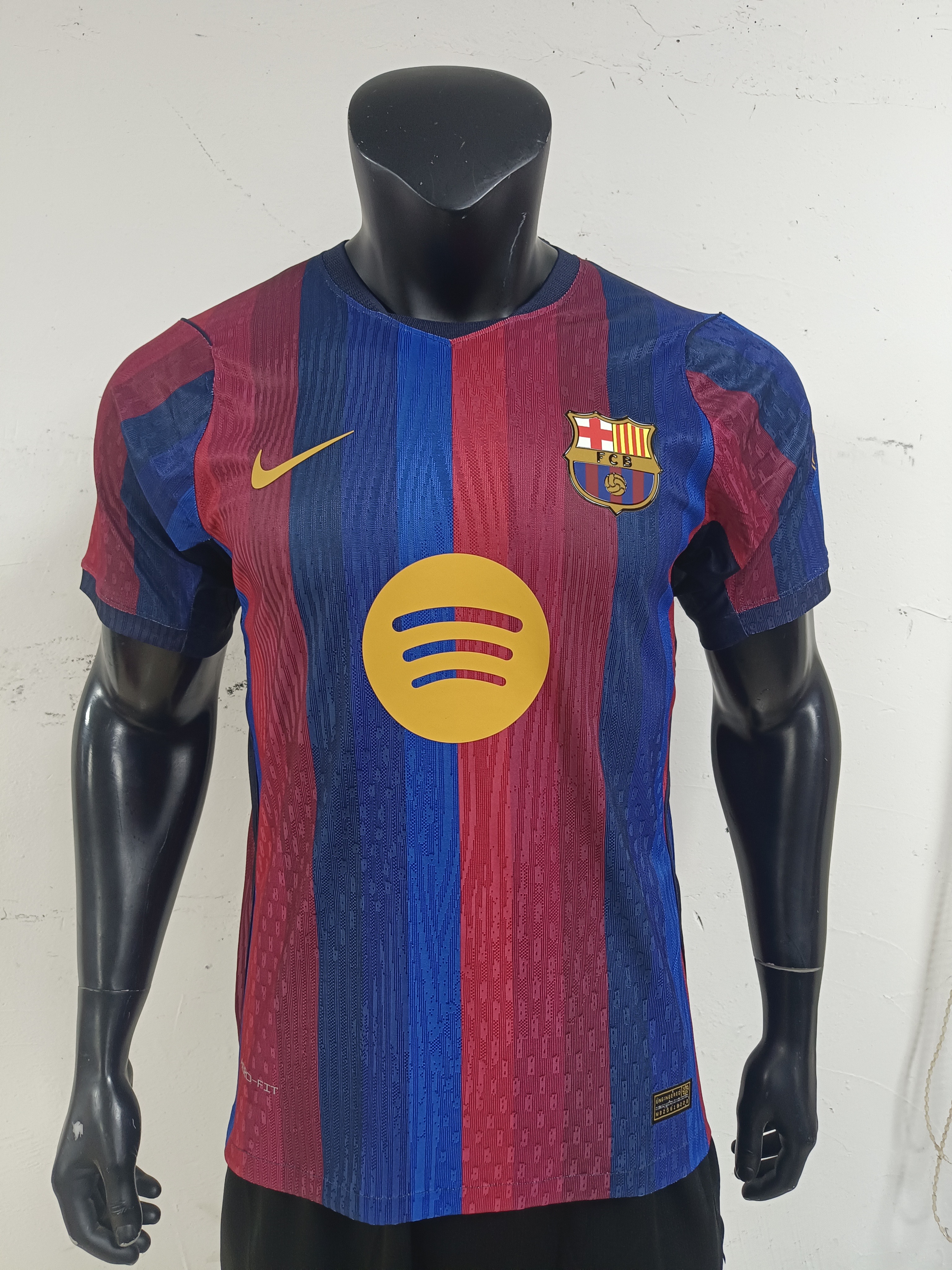 -27 Barcelona Home Jersey - view 5