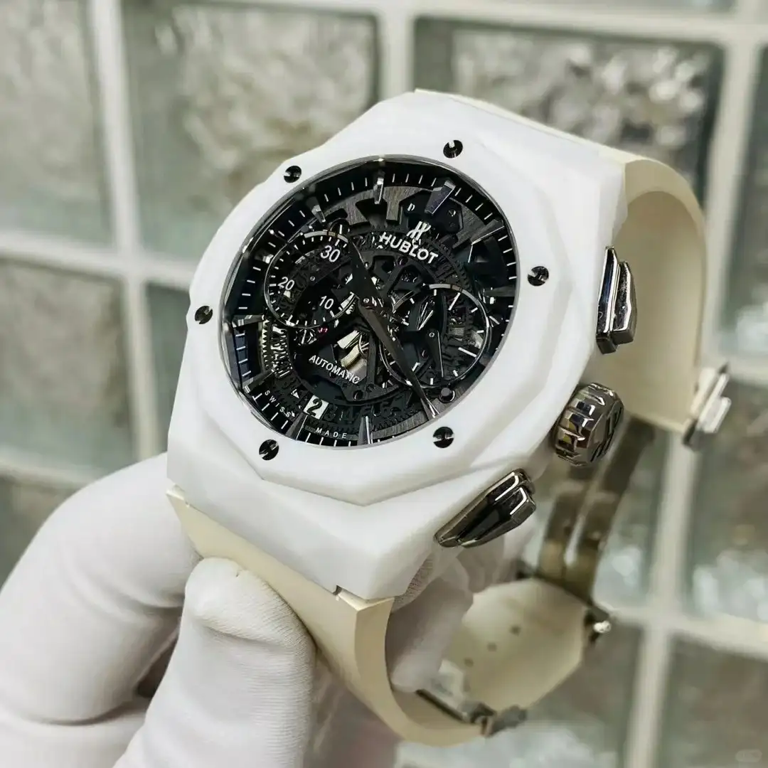 Hublot Classic Fusion Men Automatic Black Rubber Watch 525.HI.0170.RW.ORL21 - gallery